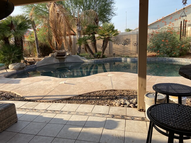 Covered patio patio - 10322 W San Juan Ave