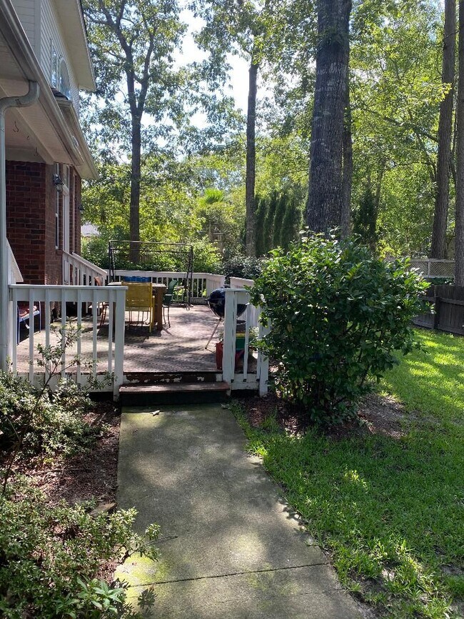 Building Photo - Beautiful Brick Home for Rent – Spacious, Bright & Welcoming