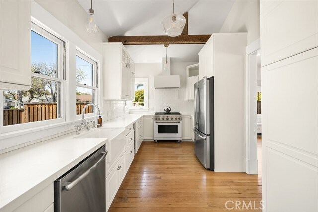 Building Photo - 390 N Cambridge St