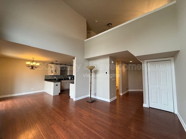 Building Photo - 267 Capitol Dr