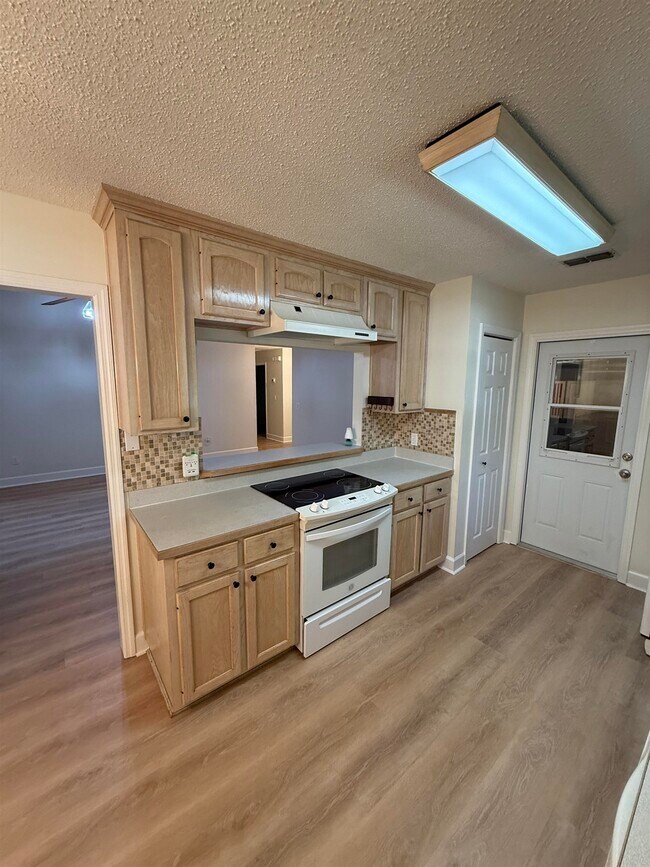 Building Photo - 4305 Snoopy Ln