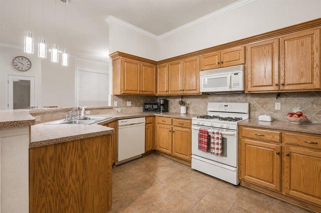Building Photo - 4869 Del Aire Dr