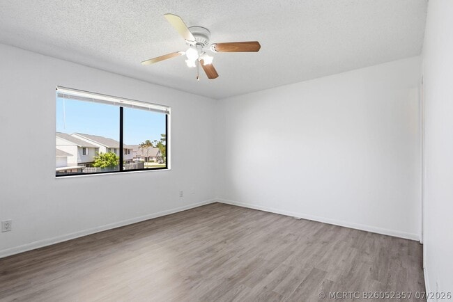 Building Photo - 2305 Seaside Dr