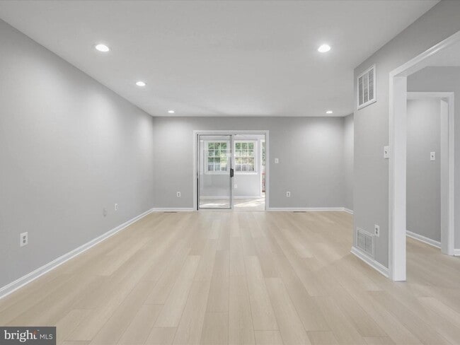 Building Photo - 614 Mt View St