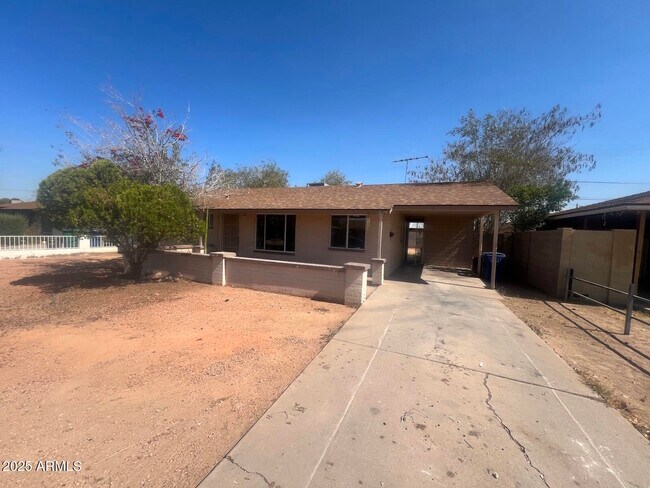 Primary Photo - 1238 E Vine Ave