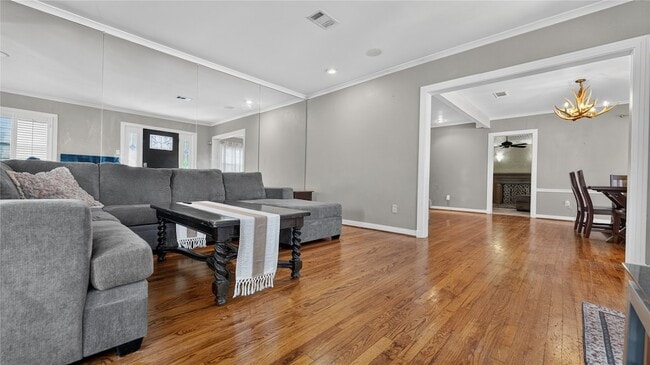 Building Photo - 1606 W Shady Grove Rd