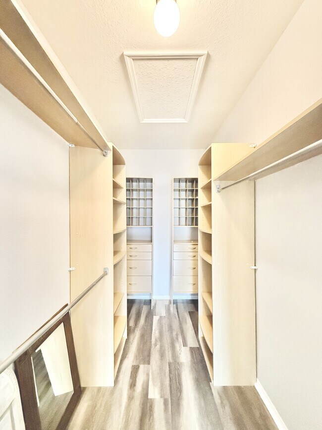 Building Photo - 2725 Via Cipriani