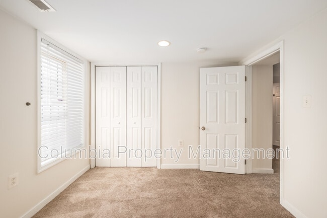 Building Photo - 2421 Franklin St NE