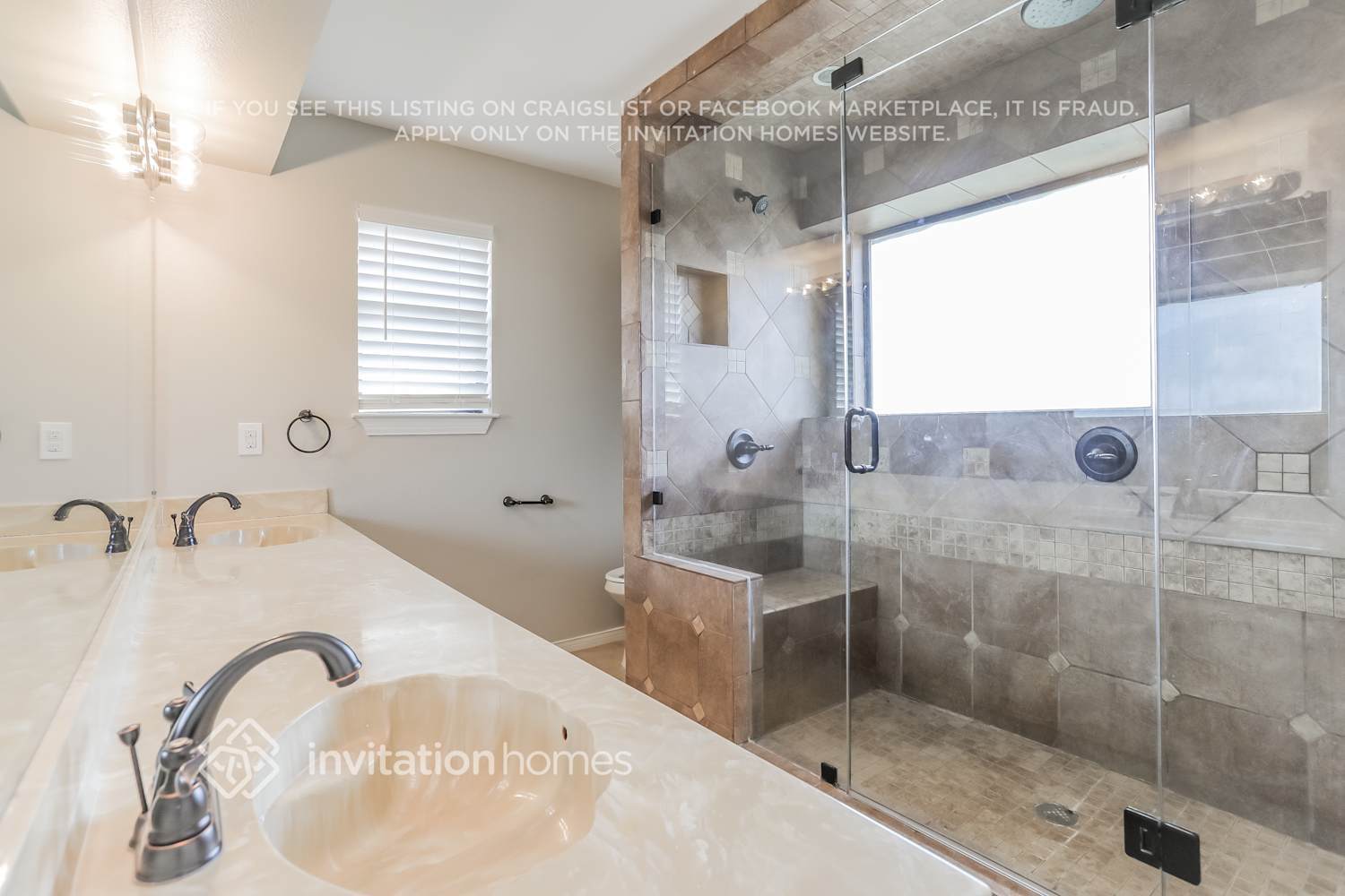 Building Photo - 203 Bowie St