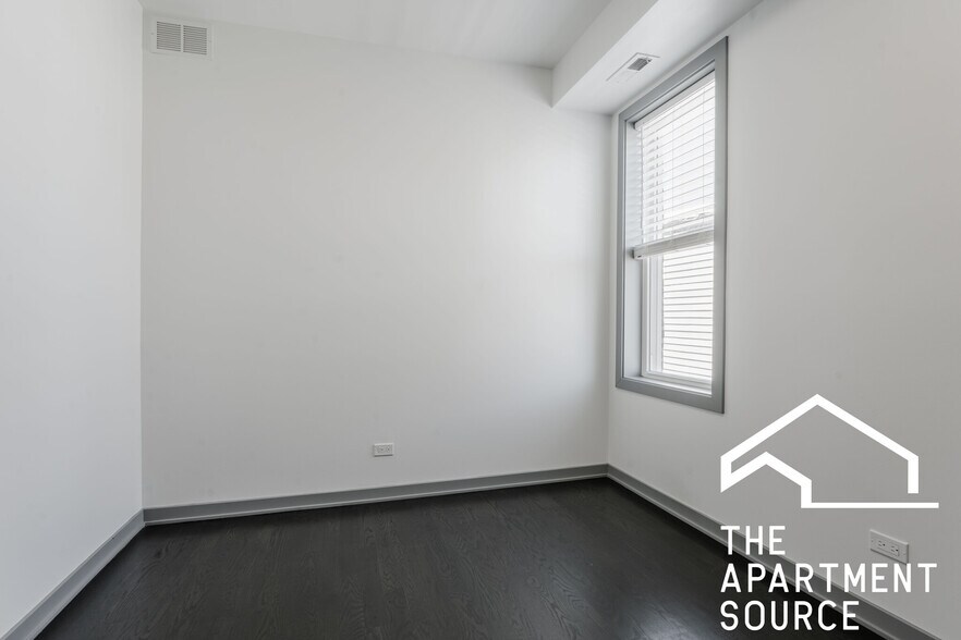 Building Photo - 2803 N Mozart St
