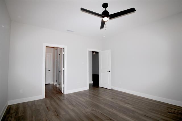 Building Photo - 910 Emerson Dr