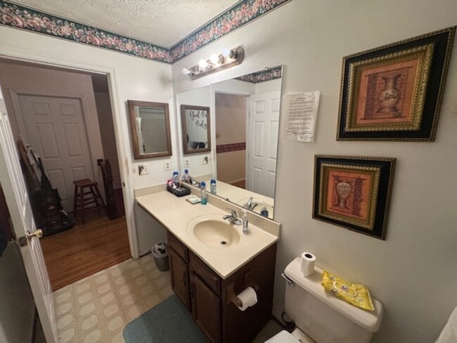 Building Photo - 8310 Chestnut Farm Ln