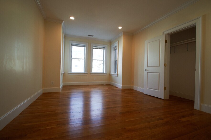 Building Photo - 74 Browne St