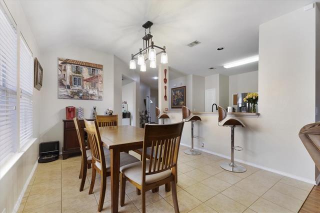 Building Photo - 8420 Silverbell Ln