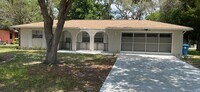 Building Photo - Beautuful 2 bedroom, 2 bath, 2 car garage rental home in Weeki Wachee!