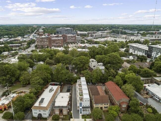Building Photo - 663 Boulevard NE