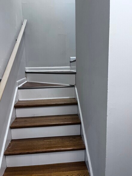 Building Photo - 2288 Paces Ferry Rd SE