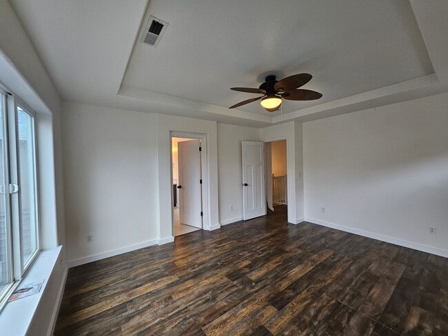 Building Photo - Modern 3 Bedroom, 2.5 Bath Home in Hillsboro with Granite Countertops and 2 Car Garage!