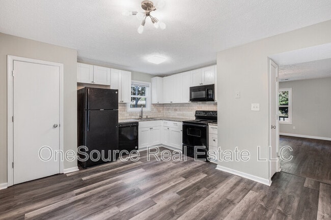 Building Photo - 2963 Lakemont Dr SW