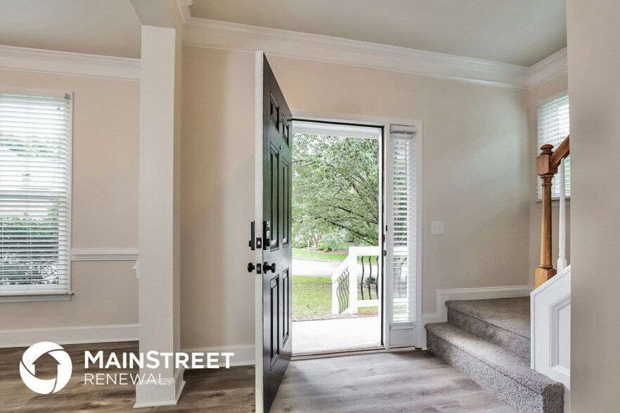 Building Photo - 8 Brackenwood Ct