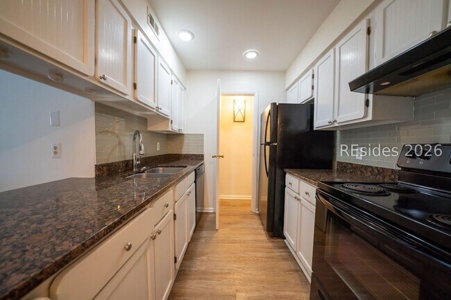 Building Photo - 141 Lamotte Dr