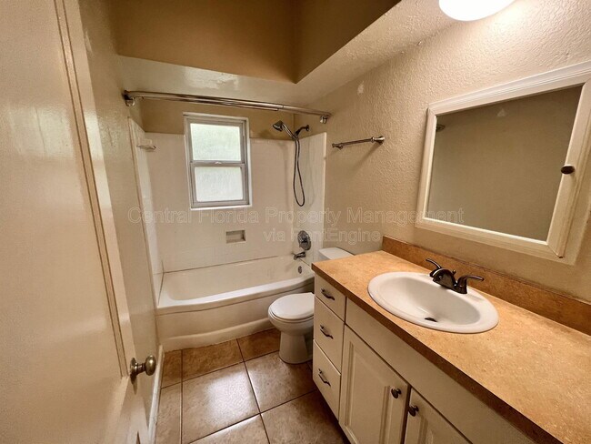 Building Photo - 253 Ashwood Dr