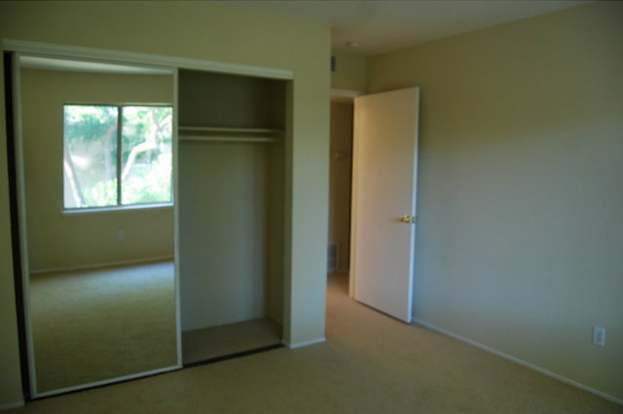 Building Photo - 280 Tradewinds Dr