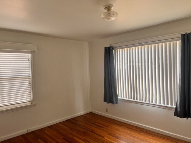 Building Photo - 112 S 100 E