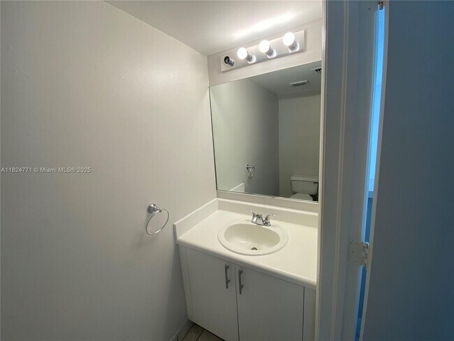Building Photo - 1575 Veracruz Ln