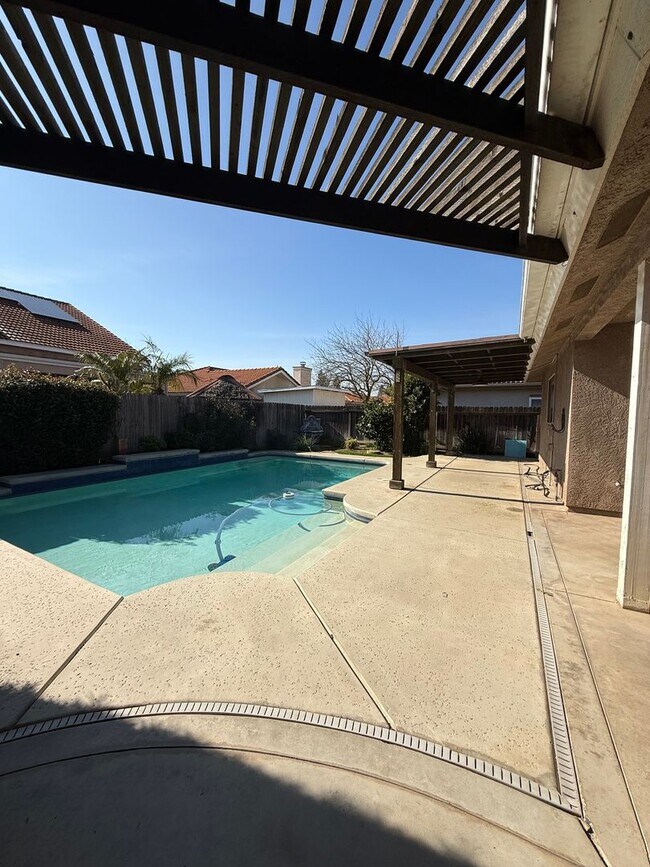 Building Photo - Beautiful 3-bedroom 2 bathroom Home for rent in Madera