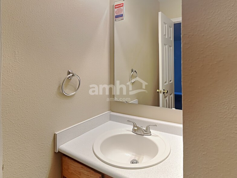 Building Photo - 10868 Delphi Dr