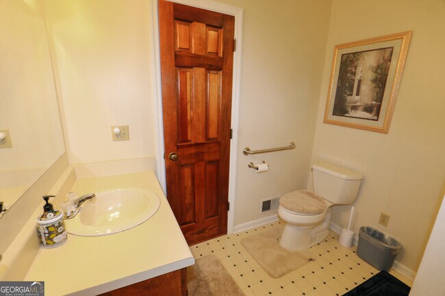 Building Photo - 1084 Macedonia Rd