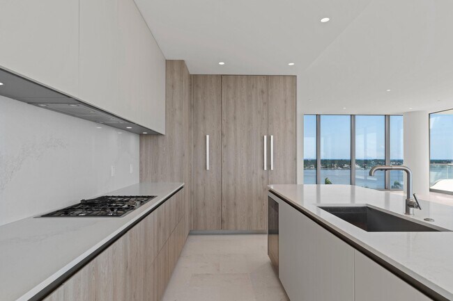 Building Photo - 200 Arkona Ct