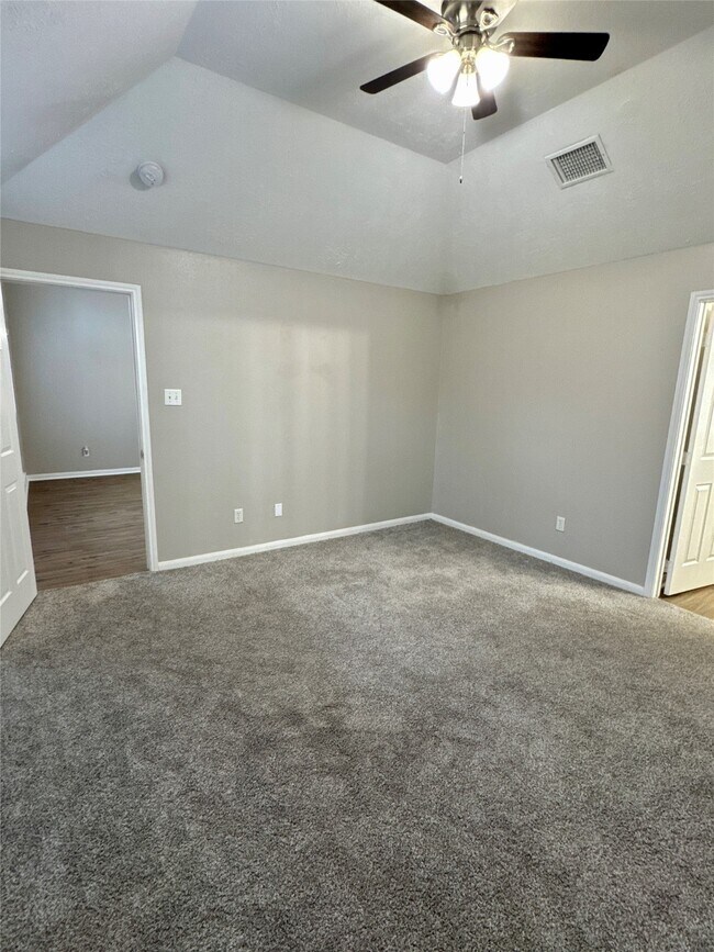 Building Photo - 6102 Sandy Valley Dr