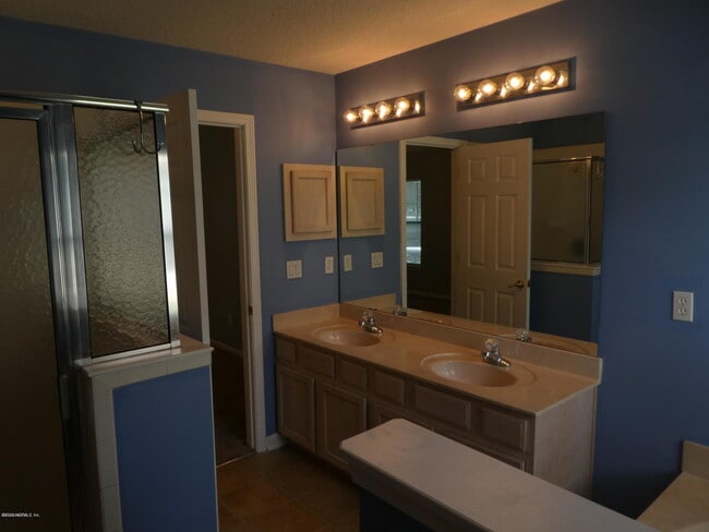 Building Photo - 955 Otter Creek Dr