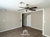 Building Photo - 9310 E 49th St