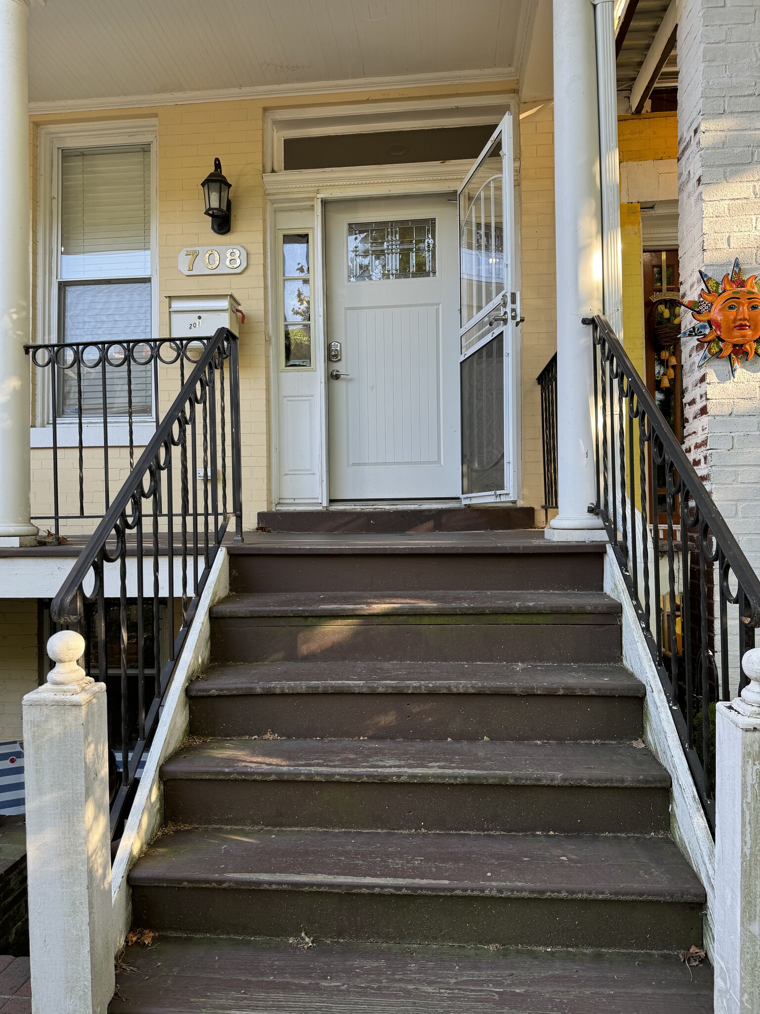 Building Photo - 708 Quincy St NW