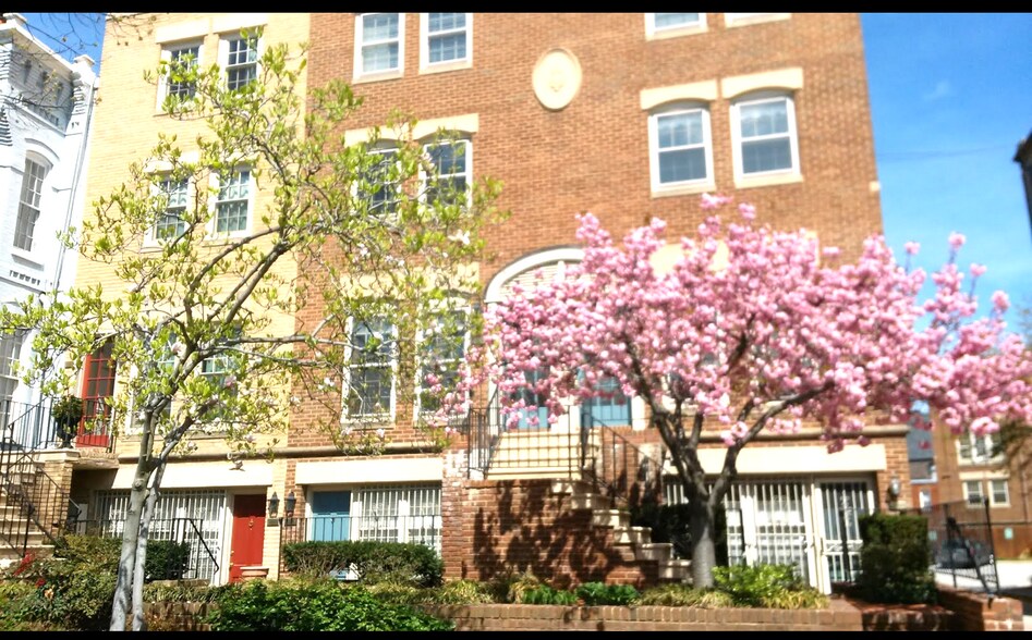 Outside View - 236 Maryland Ave NE