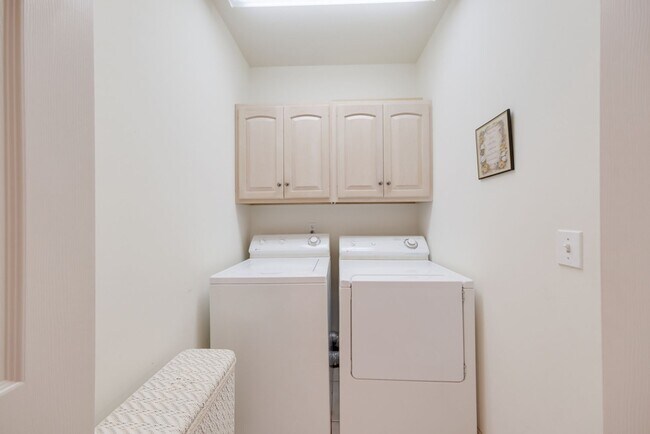 Building Photo - 2923 Rutherford Dr
