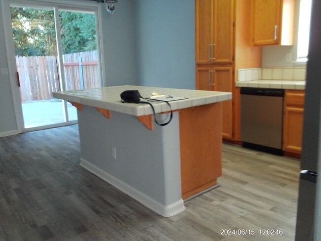 Building Photo - 1007 Mariposa Dr