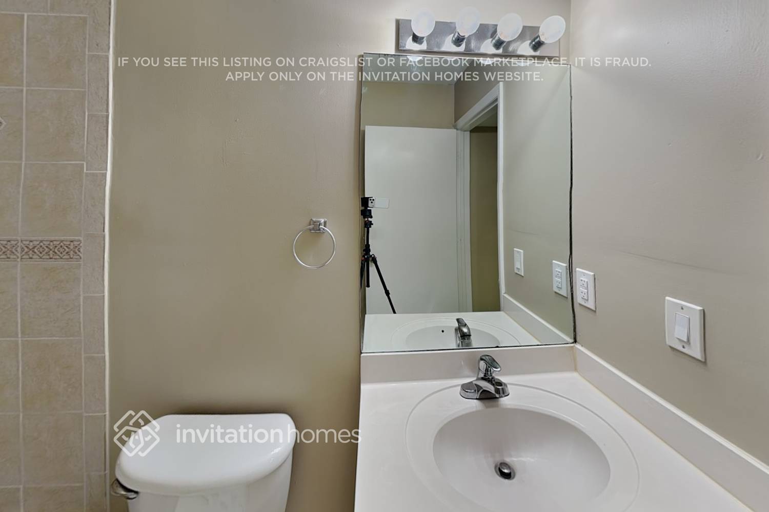 Building Photo - 5927 SW 163rd Ave