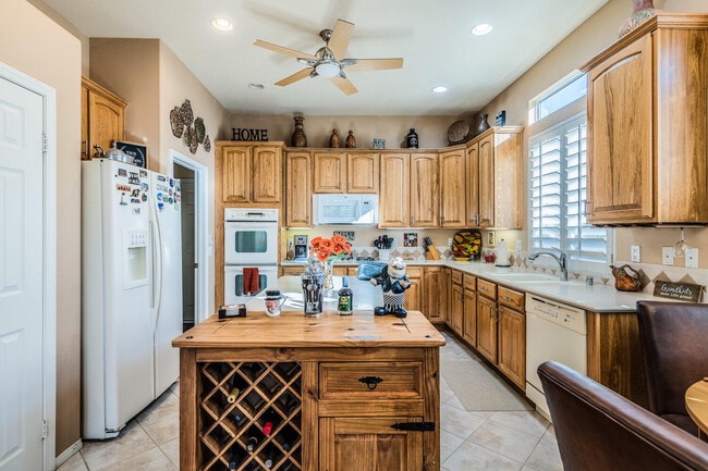 Building Photo - 80571 Hoylake Dr