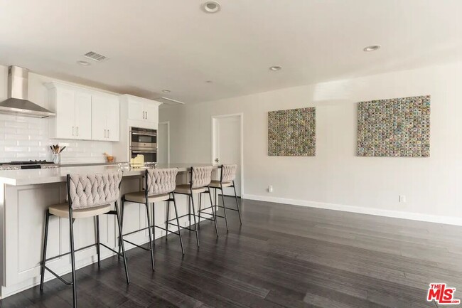 Building Photo - 1207 Reynolds Dr