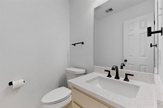 Building Photo - 3026 Silver Springs Ln