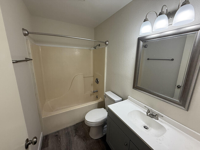 Building Photo - 1709 Hanover Blvd