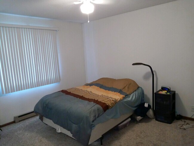 Bedroom - 3303 Woodside Ter