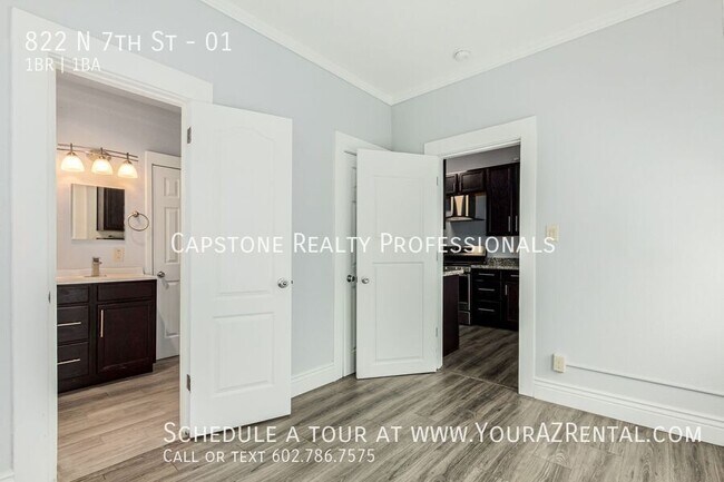 Building Photo - Charming Downtown 1 Bedroom 1 Bath!