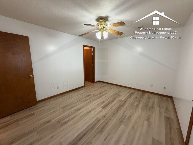 Building Photo - 1117-1119 Ashton Circle East