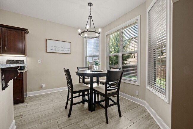 Building Photo - Pet Friendly Four Bedroom with Bonus!