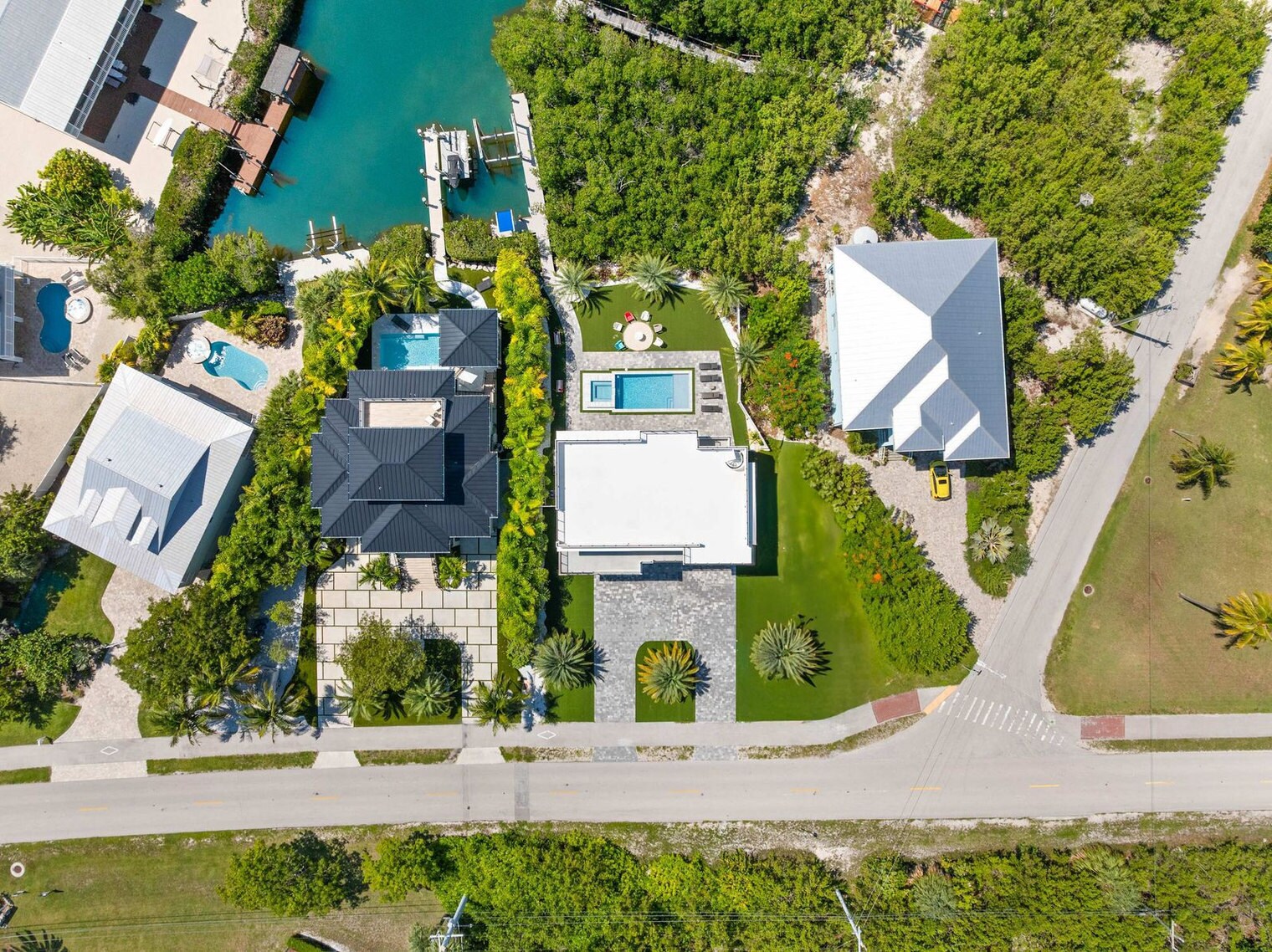 Building Photo - 136 Coco Plum Dr